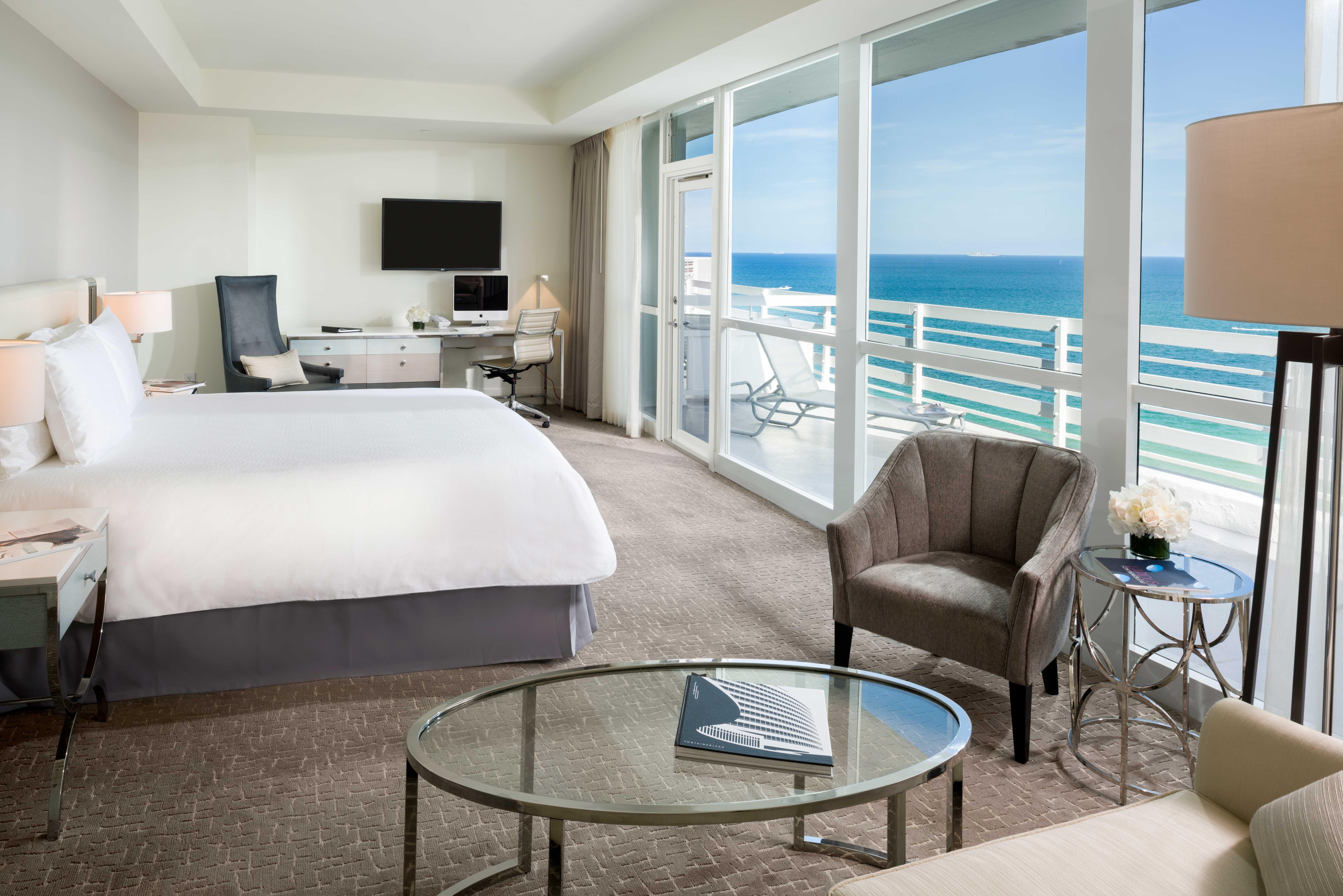 Fontainebleau Miami Beach Hotel Exterior photo A guest room at The Westin Beach Resort & Spa