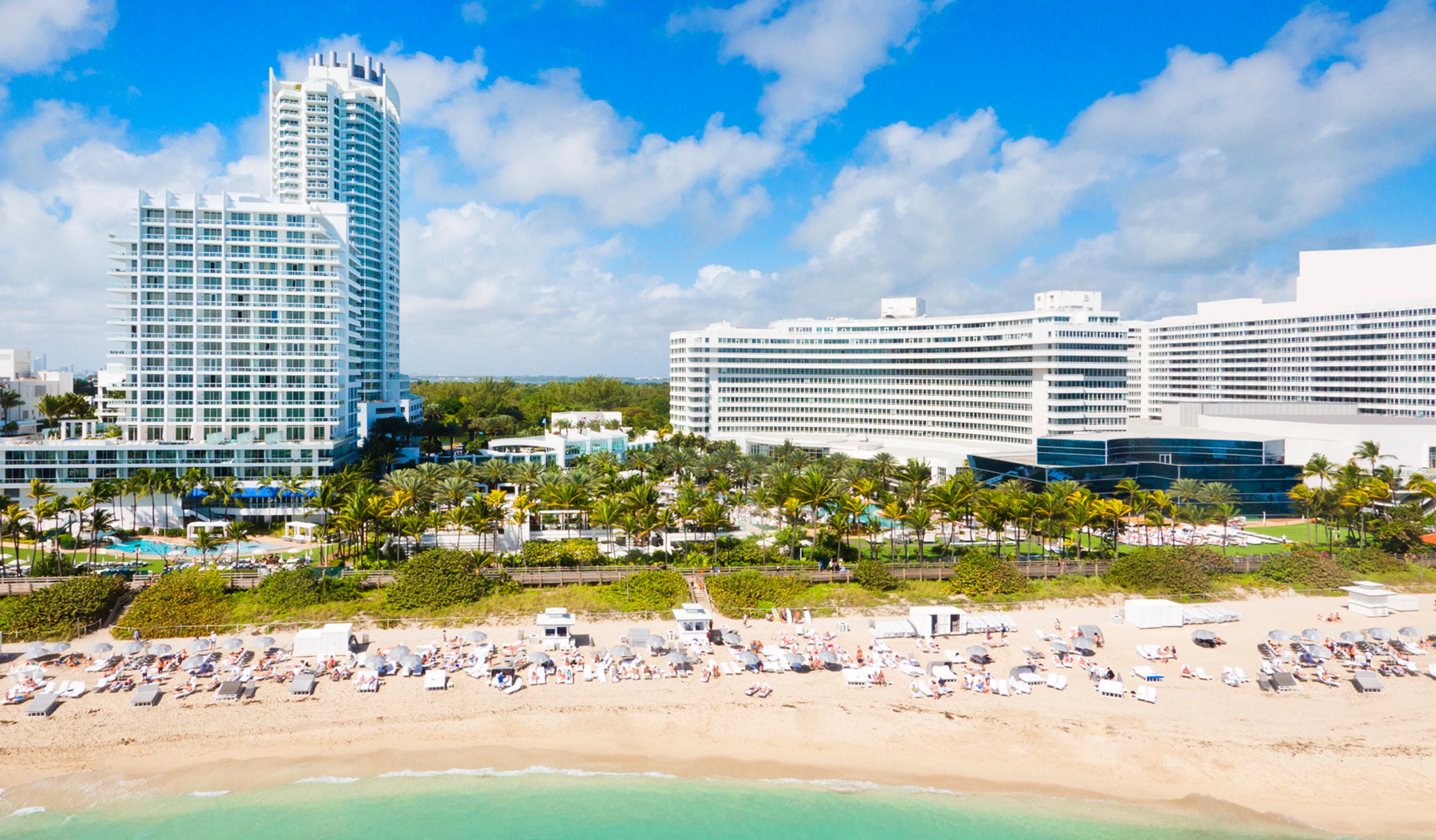 Fontainebleau Miami Beach Hotel Exterior photo The Fontainebleau Beach Resort