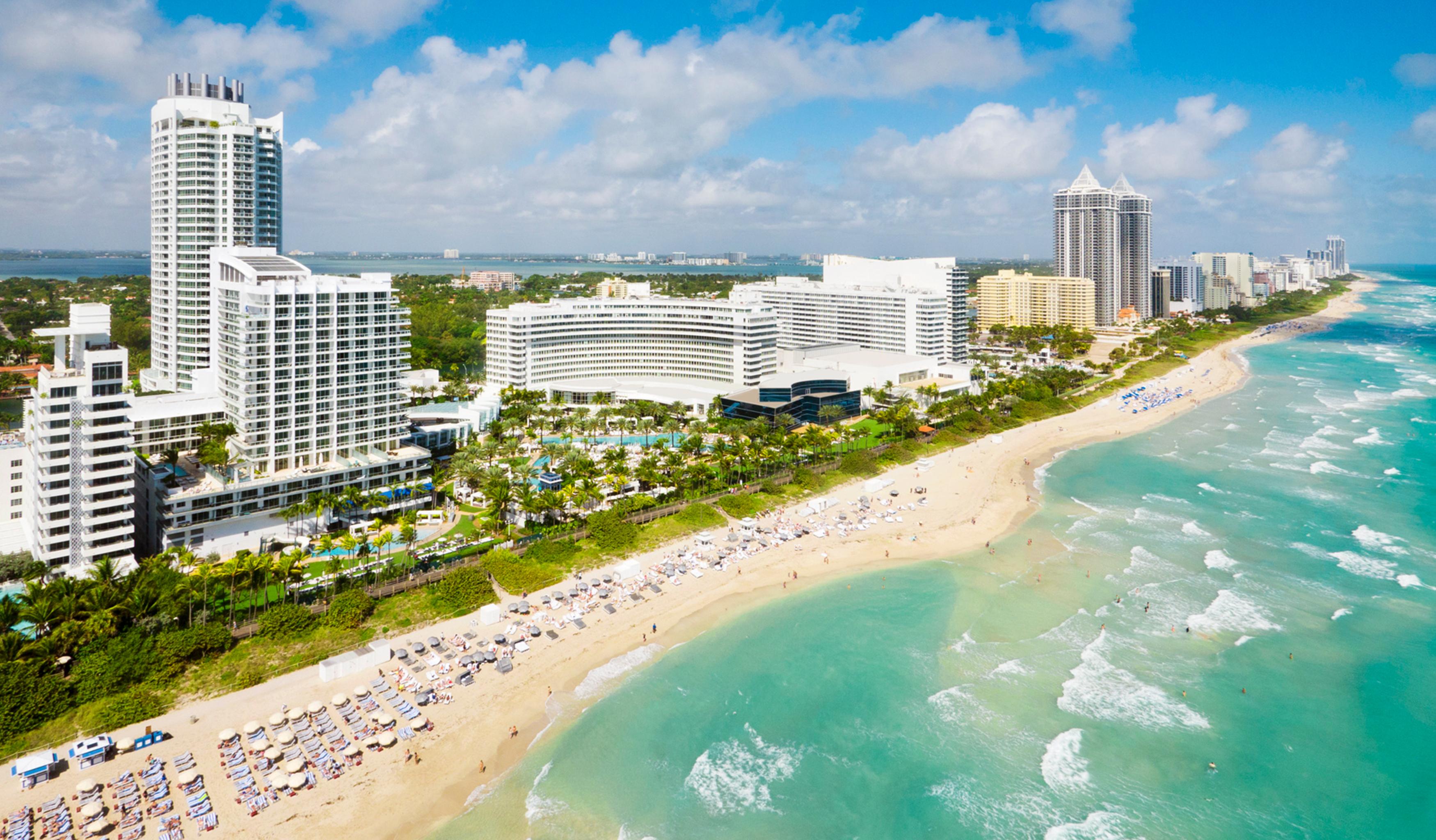 Fontainebleau Miami Beach Hotel Exterior photo South Beach