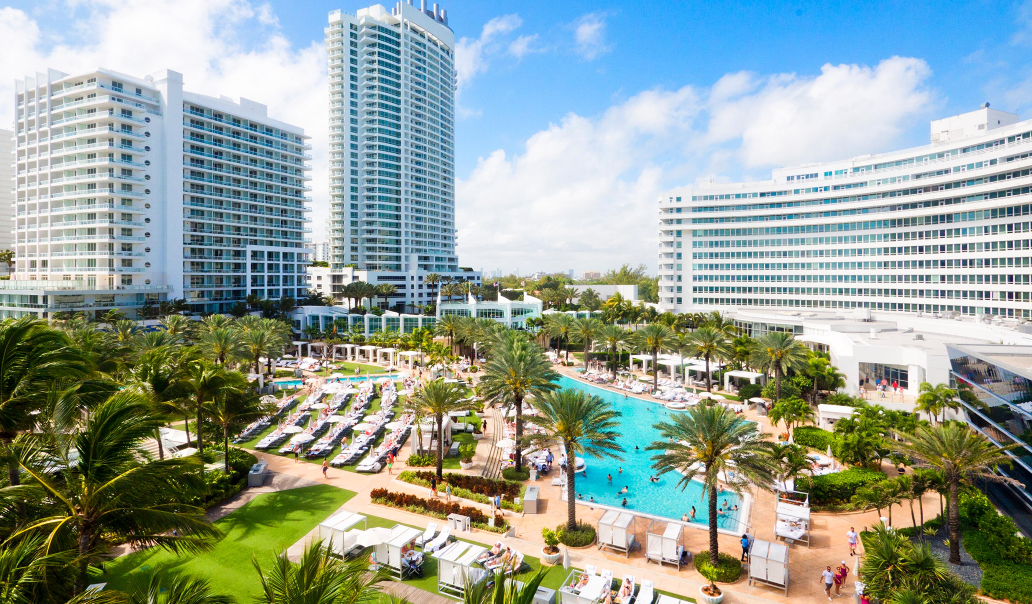 Fontainebleau Miami Beach Hotel Exterior photo The Fontainebleau Hotel