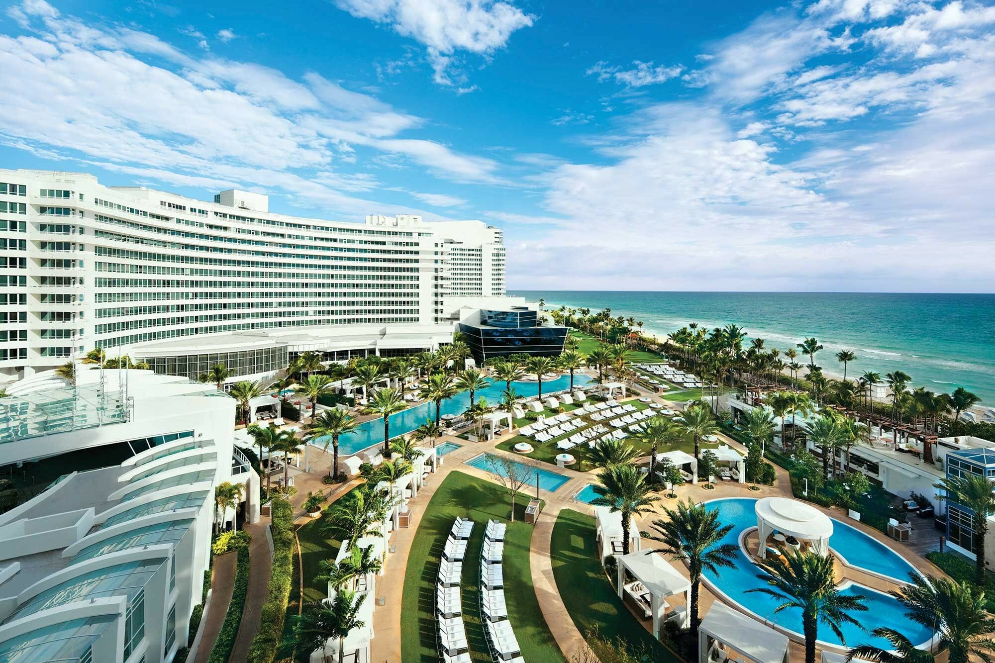 Fontainebleau Miami Beach Hotel Exterior photo Hilton Miami Beach